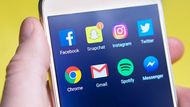 How to Build a Strong Social Media Presence in 2025